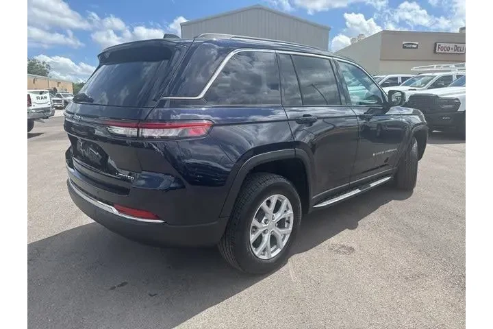 $39867 : Jeep Grand Cherokee 2023 4x4 image 5