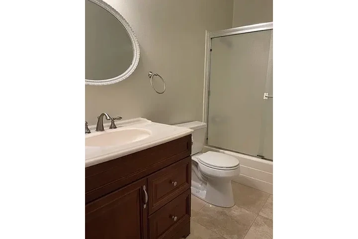 $1870 : Single story two bedroom and t image 7