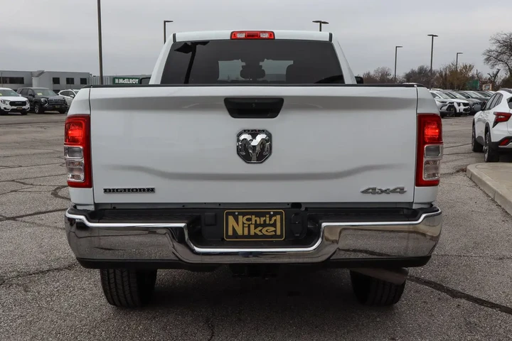 $46988 : 2024 2500 Big Horn 4x4 Crew C image 5