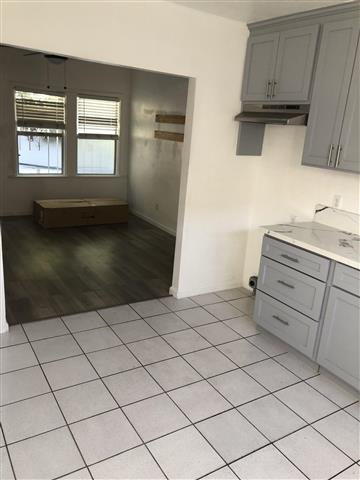 $2400 : Fully Remodeled Unit image 4