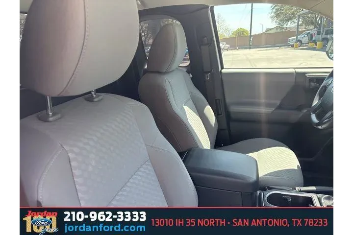 $22539 : Toyota Tacoma 2020 4x2 SR5 4 image 10