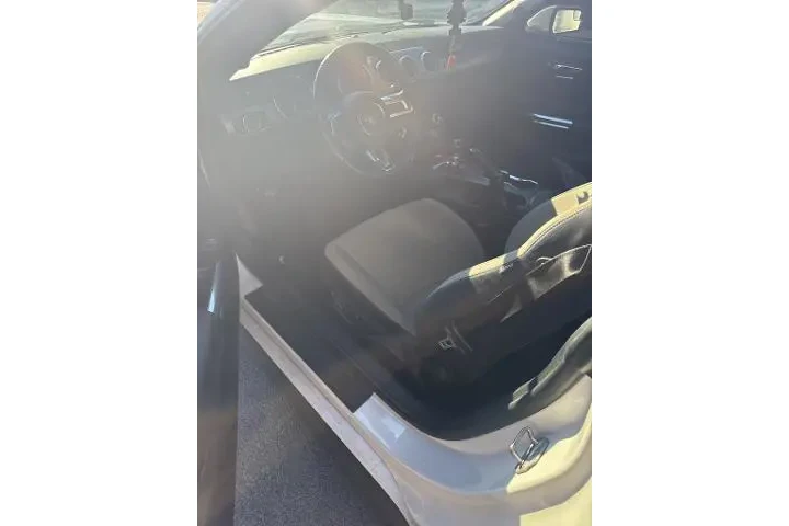 $13000 : Ford Mustang 2017 EcoBoost 2 image 3