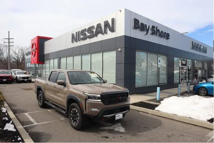 $34236 : Nissan Frontier 2023 4x4 PRO image 1