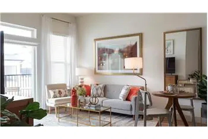 $2284 : Rental property with 3 bedro image 1