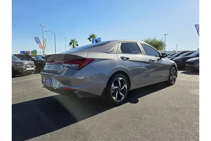 $19900 : Hyundai ELANTRA Hybrid 2023 image 8