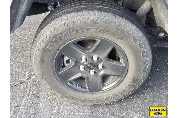 $29900 : Jeep Gladiator 2021 4x4 Spor image 4