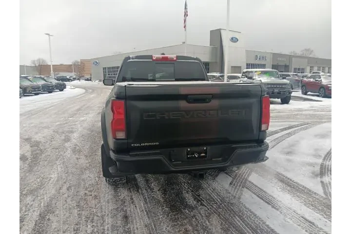 $34500 : Chevrolet Colorado 2024 4x4 image 10