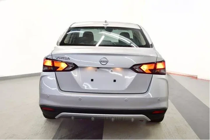 $16994 : Nissan Versa 2025 SV 4dr Sed image 8