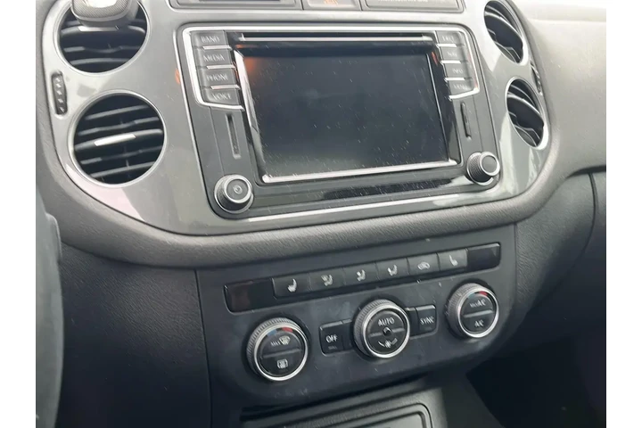 $9984 : Volkswagen Tiguan 2017 2.0T image 5