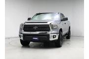 $36998 : Toyota Tundra 2018 4x4 SR5 4 thumbnail