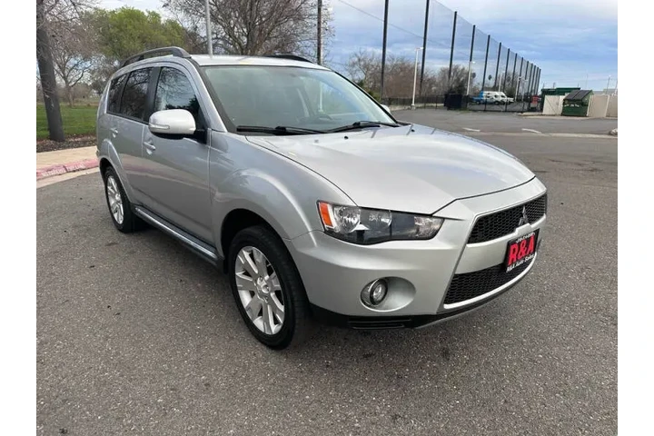 $9995 : 2011 Outlander SE image 2
