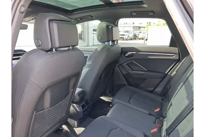 $22990 : Audi Q3 2021 AWD quattro S l image 5