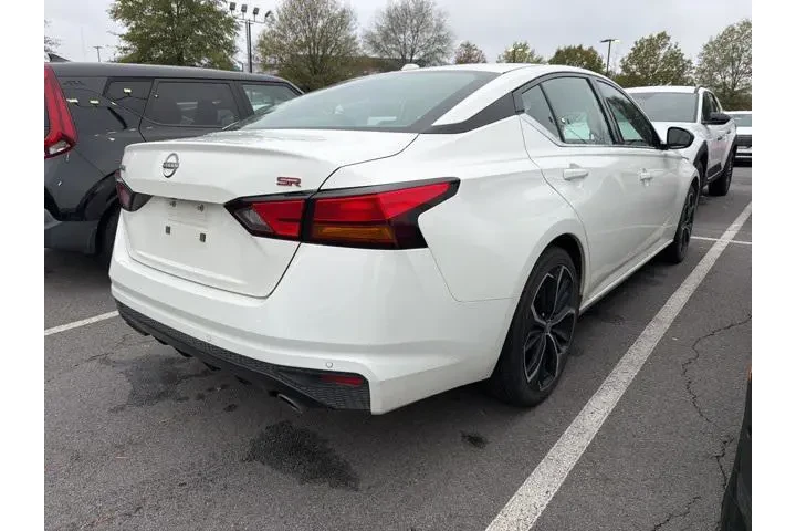 $21152 : Nissan Altima 2025 2.5 SR 4d image 6