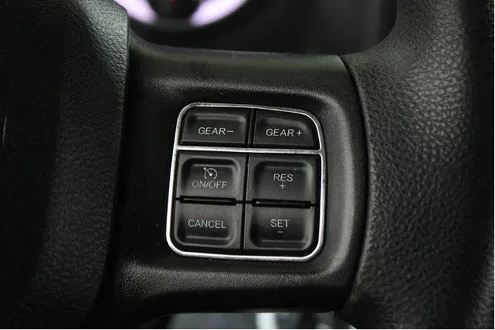 $29938 : Ram 1500 Classic 2022 4x2 Tr image 9