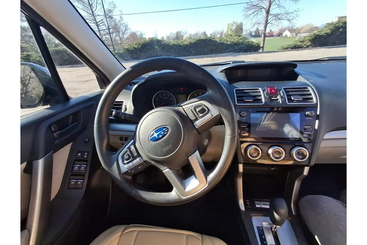 $9000 : 2017 Subaru Forester 2.5i PREM image 8