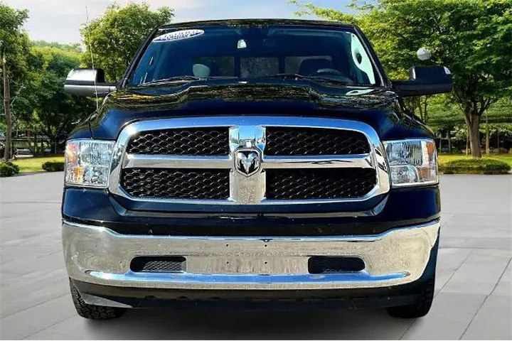 $29936 : Ram 1500 Classic 2023 4x4 SL image 3