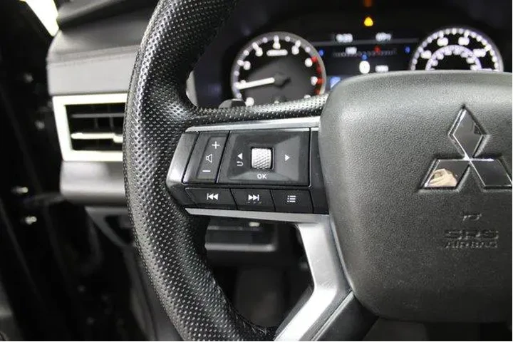 $22700 : Mitsubishi Outlander 2022 SE image 10