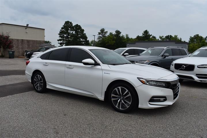 2018 Accord Hybrid Touring image 2