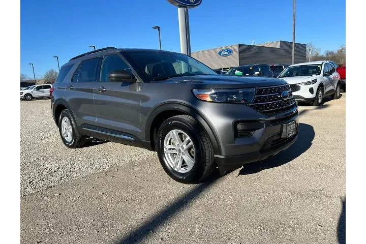 $21900 : Ford Explorer 2021 AWD XLT 4 image 2