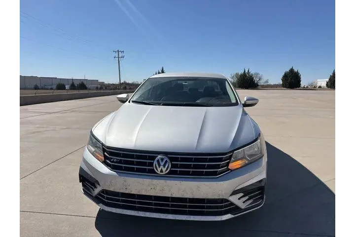 $10843 : Volkswagen Passat 2017 1.8T image 2