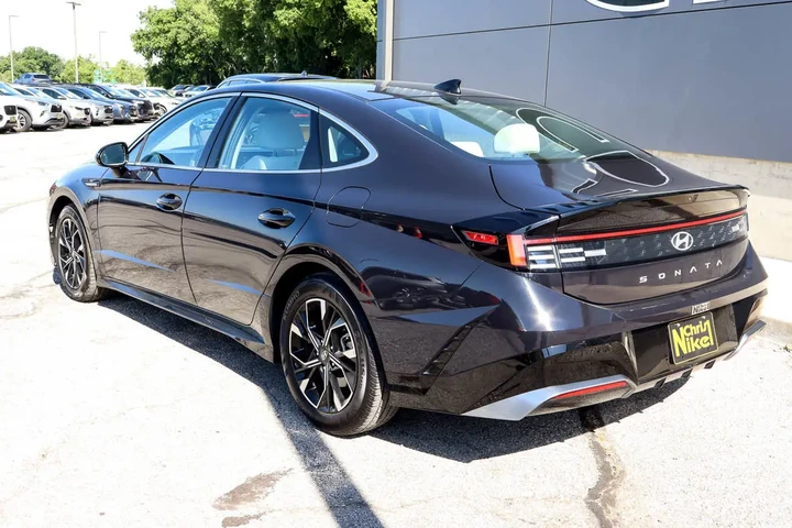 $23187 : 2025 Sonata SEL FWD image 6