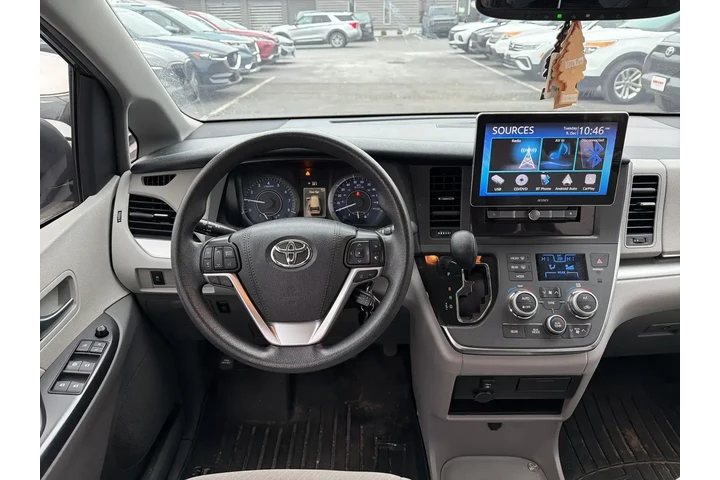 $23000 : Toyota Sienna 2019 LE 7-Pass image 9