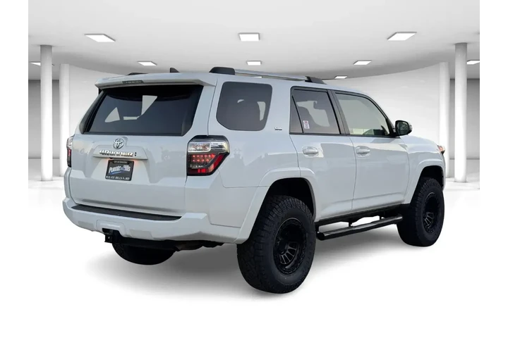$39549 : Toyota 4Runner 2024 4x2 SR5 image 4