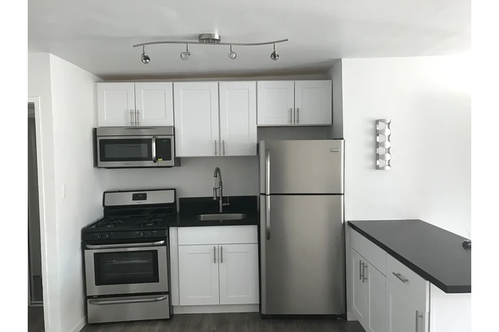 $1850 : 116 Glendale Blvd image 5