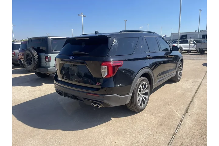 $30159 : Ford Explorer 2020 AWD ST 4d image 3