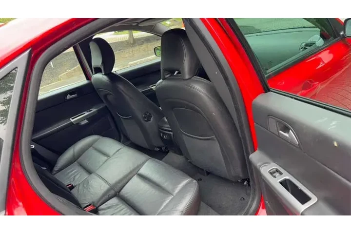 $3999 : 2006 S40 T5 image 3