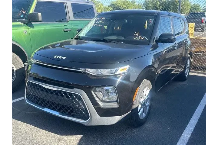$17987 : Kia Soul 2022 LX 4dr Crossov image 1