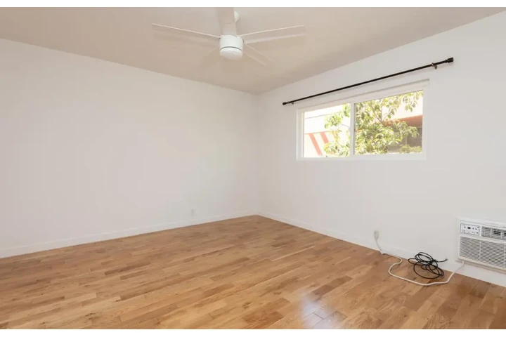 $1890 : 2BED 2BATH IN VERMONT AVE, LA image 7
