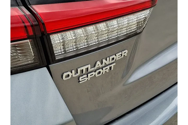 $19953 : Mitsubishi Outlander Sport 2 image 10