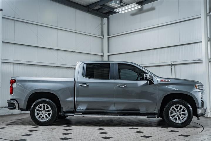 $32000 : 2020 Silverado 1500 LT image 9