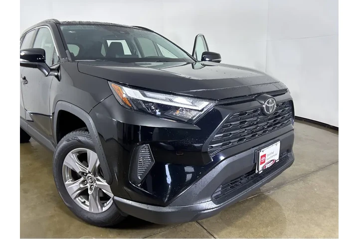 $30989 : Gold Certified2022 RAV4 XLE image 7