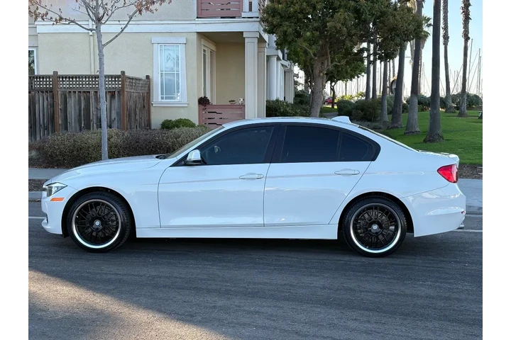 $9988 : 2013 3 Series 328i image 9