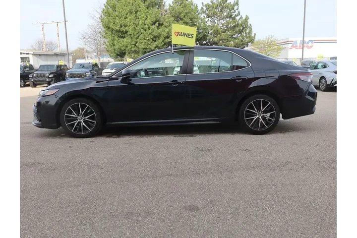 $17777 : Toyota Camry 2021 SE 4dr Sed image 4