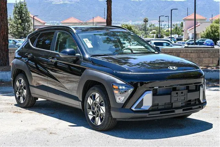 $22000 : Hyundai KONA 2025 SEL 4dr Cr image 3