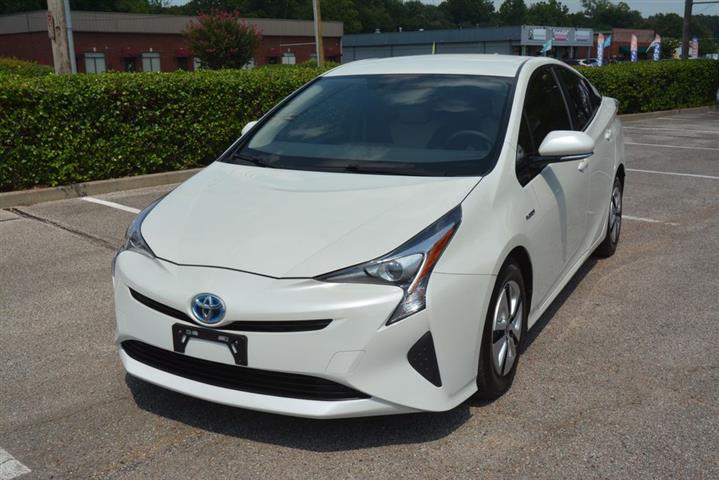 2016 Prius Four image 2