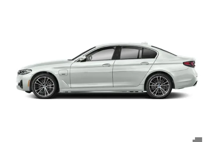 $34079 : BMW 5 Series 2023 530e 4dr S image 2