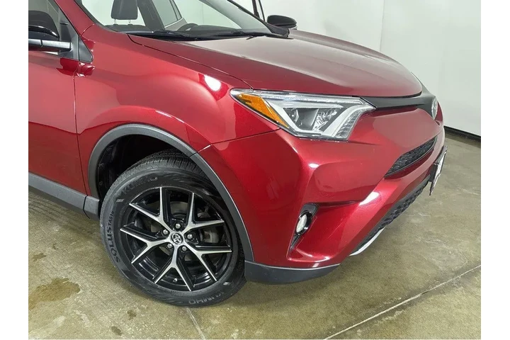 $21689 : Silver Certified2018 RAV4 SE image 7