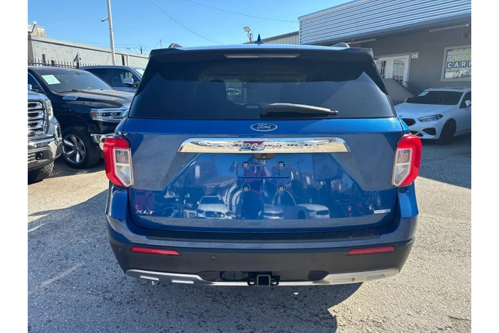 2020 Explorer XLT image 5