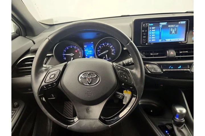 $21998 : Toyota C-HR 2018 XLE 4dr Cro image 10