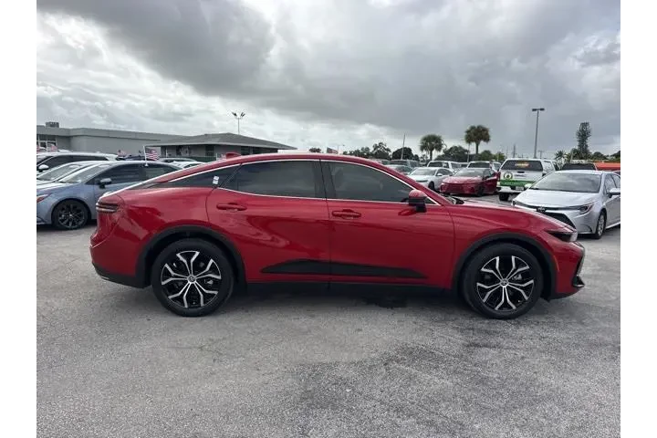 $31988 : Toyota Crown 2024 image 2