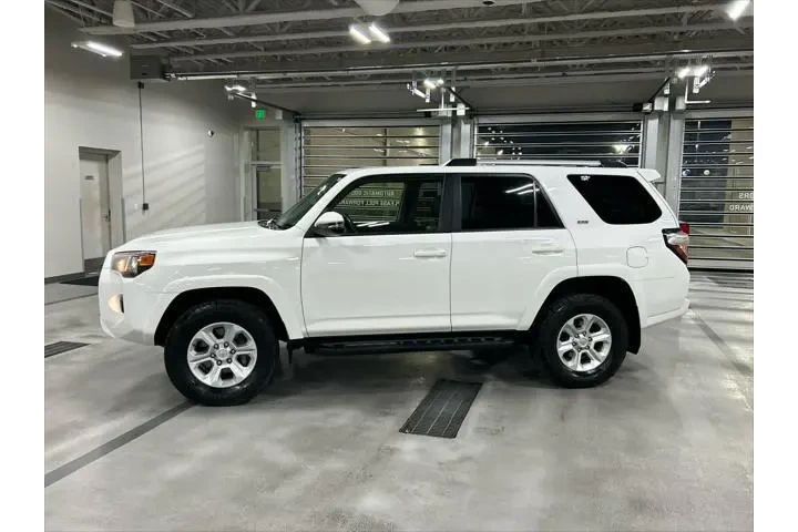 $26615 : Toyota 4Runner 2019 4x4 SR5 image 2