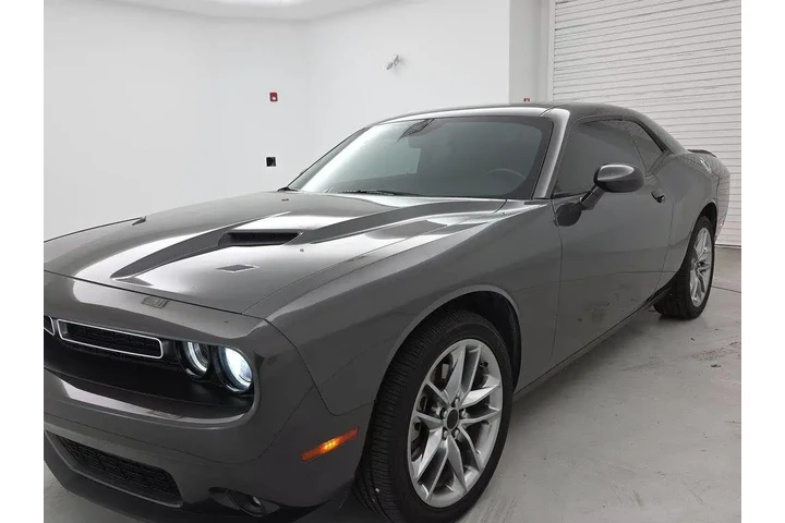 $27998 : Dodge Challenger 2022 AWD SX image 3