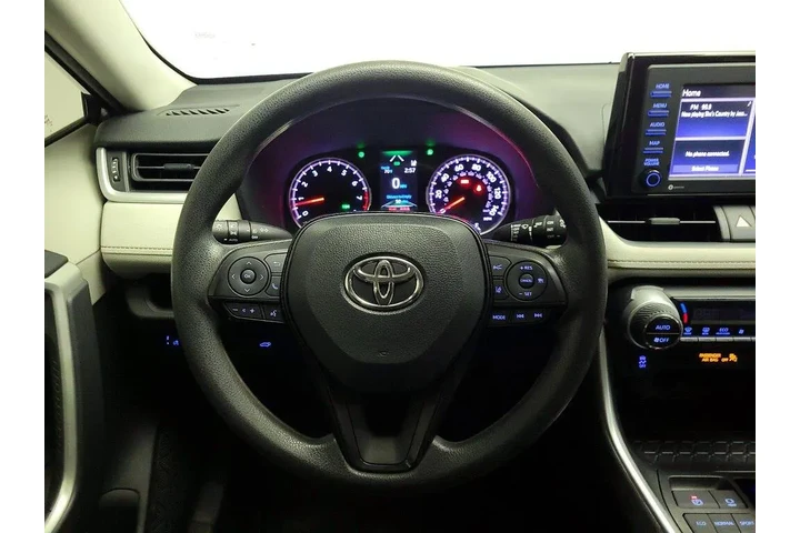 $25998 : Toyota RAV4 2021 XLE 4dr SUV image 10