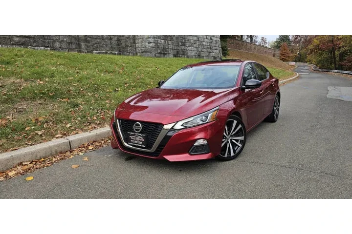$10995 : 2019 Altima 2.5 SR image 2