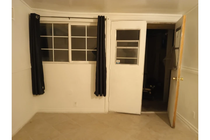 $850 : Cuarto en renta image 2