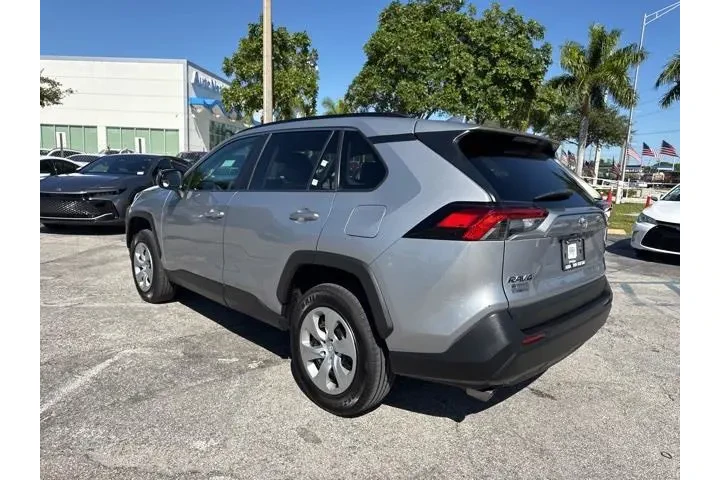 $19888 : Toyota RAV4 2021 LE 4dr SUV image 5